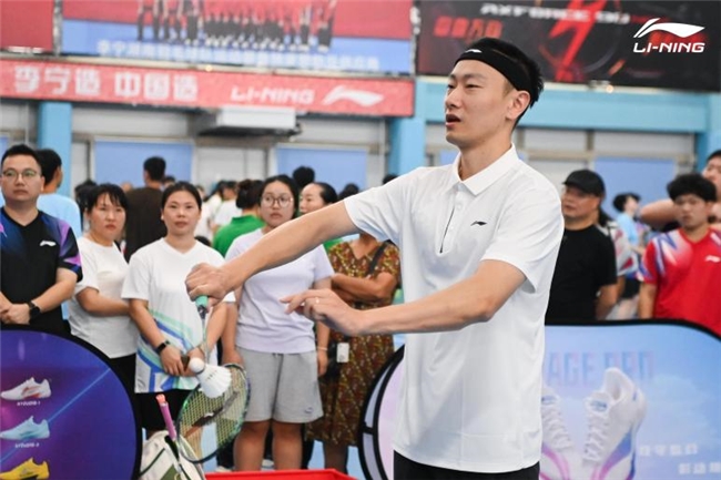 包含Ning重返赛场，战术调整首场状态出色，皇家马德里观众沸腾！热度持续攀升的词条
