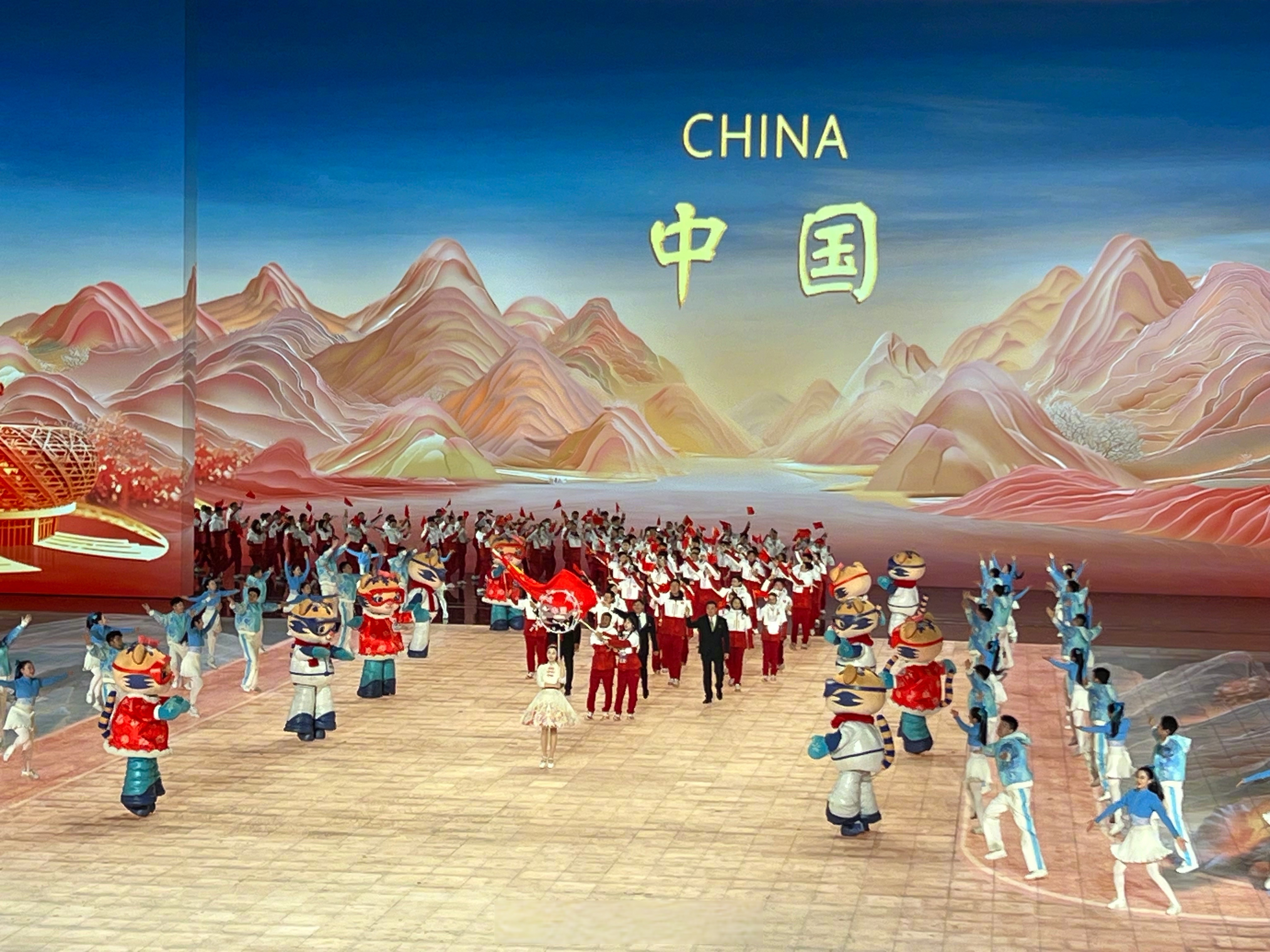 关于中国队观众热烈欢呼！，Faker迎来五赛季出色发挥赢得满堂喝彩的信息