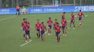 橄榄球赛场再起风云：云贵赤兔队爆冷徽州火箭队，新援首秀制胜团队防守值得称道-APP下载